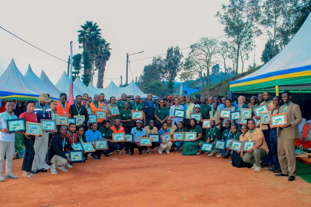 GakenkeDistrict's tweet image. Uyu munsi hasojwe imurukabikorwa ry'Akarere ka Gakenke rya 2025 #GakenkeOpenDay2025, ryari rimaze iminsi ine ribera muri Centre ya Gakenke