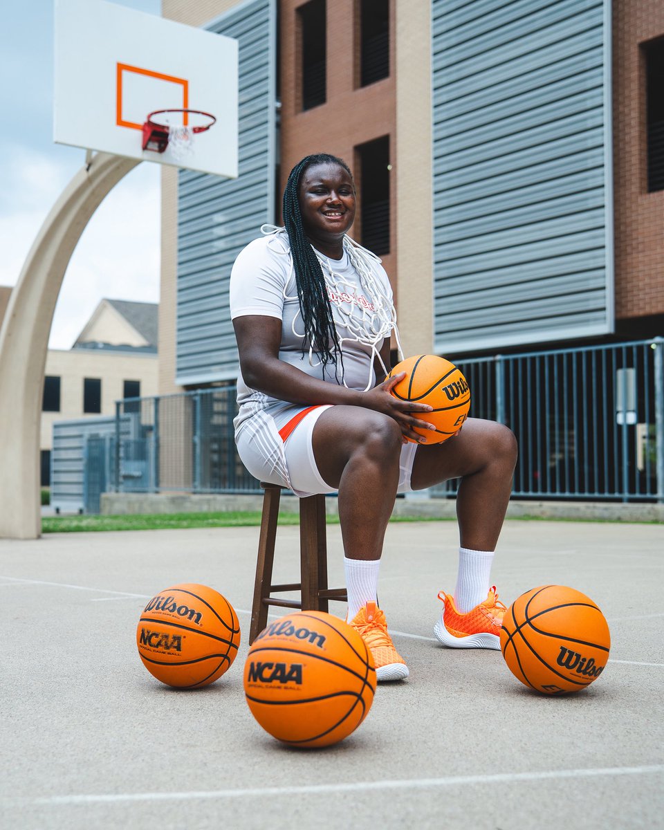 UTAMavsWBB's tweet image. Joyeux anniversaire @Rodrigue5Jeanne 🥳 we hope you enjoy your special day🎉🎂🎈🎊🎁