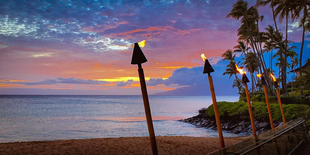 End of week cleanse. Happy Aloha Friday everyone.

Napili Sunset, Maui, Hawaii   🤙🏼