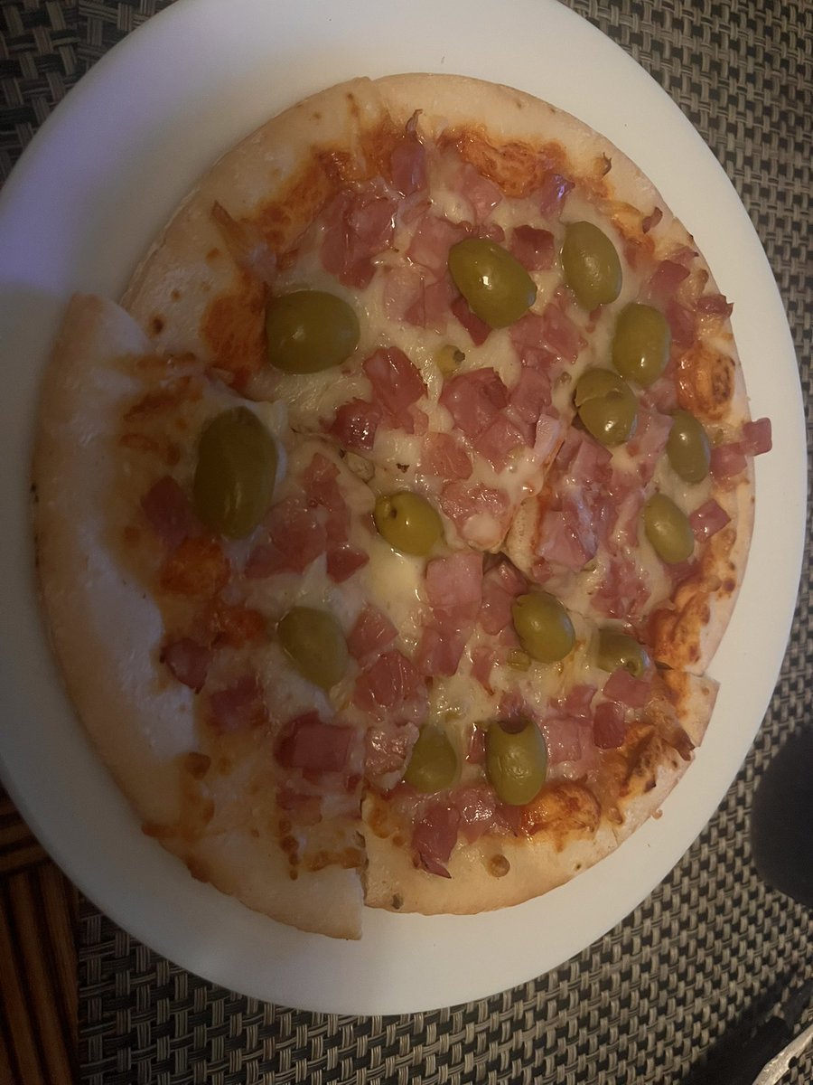 knoxtgn's tweet image. Pizzendres a casa