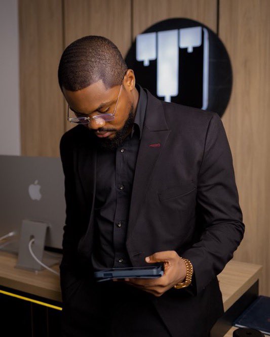 Happy birthday to my bro <a href="/tonysnip3r/">TonySnip3r</a> . Let’s share 100k to celebrate today.🎂 🎉

Retweet this tweet, F0LL0W and wish him in the comments

Drop AZA, i’ll pick randomly. 💰