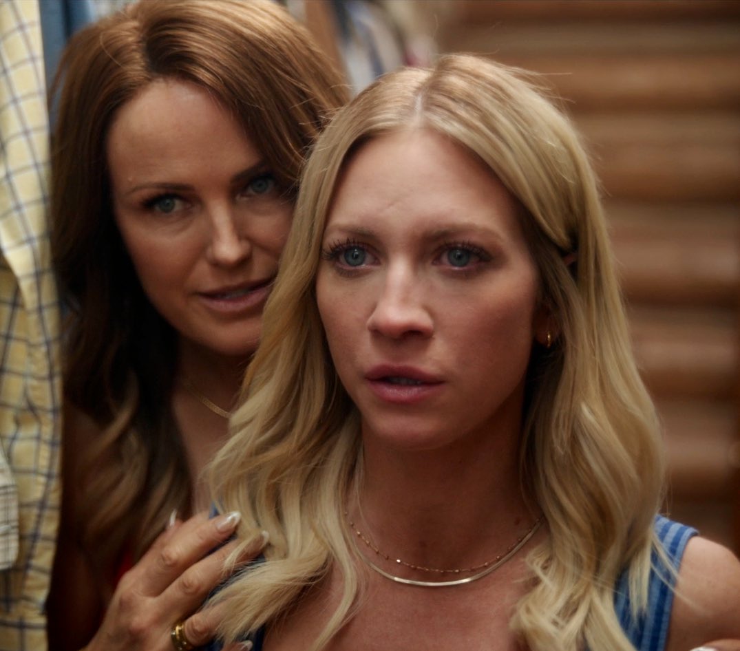 DannyWxo's tweet image. They do say behind every gay person there is a gayer, more evil gay person. #TheHuntingWives