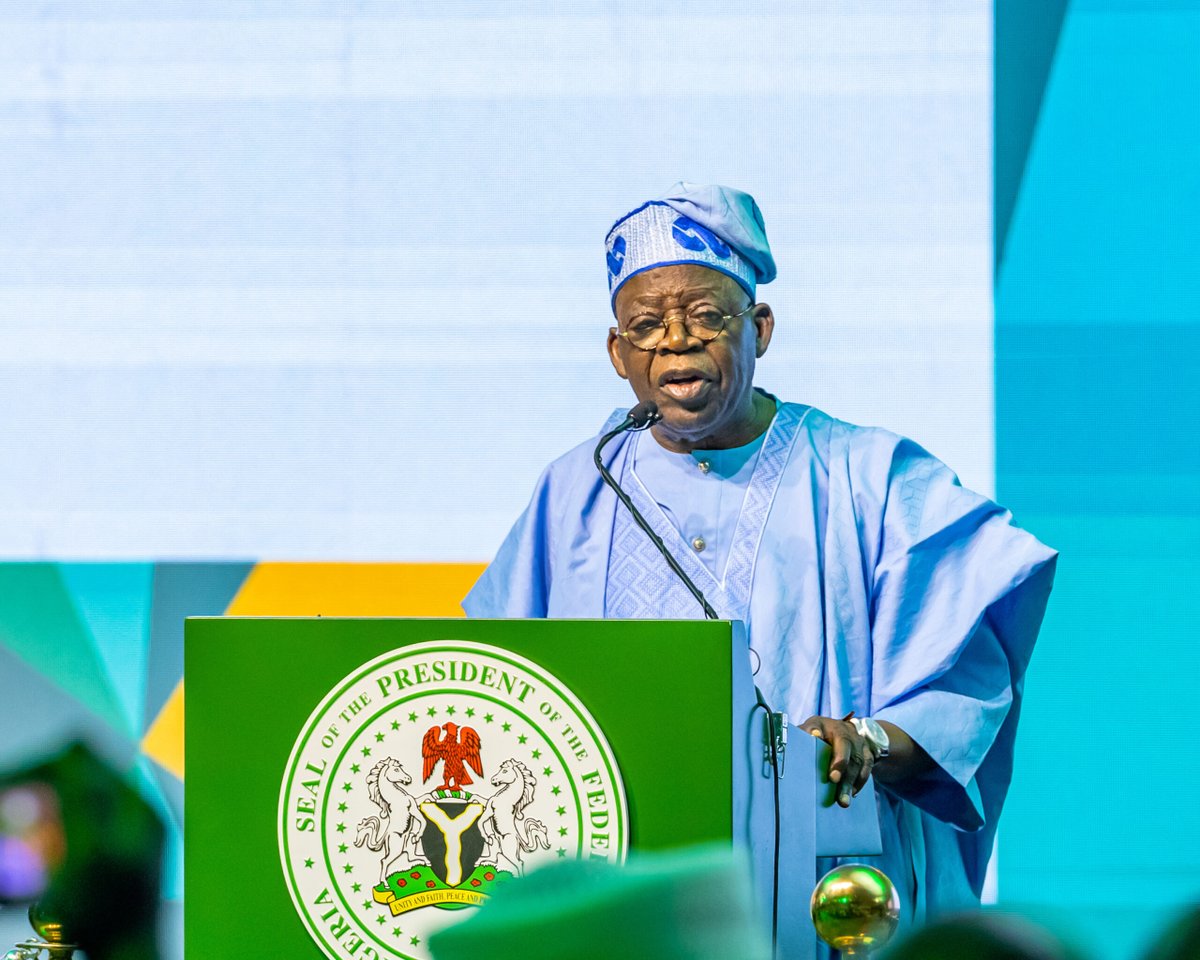 Nairametrics's tweet image. President Tinubu backs N4 trillion bond to resolve power sector liabilities - nairametrics.com/2025/07/25/pre…