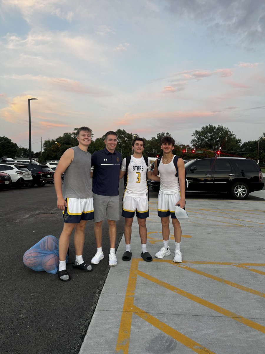jmorrison719's tweet image. Coaching is always a blessing! Getting to lead a team to pursue something bigger than yourself is a gift! Grateful for another season with @StarsNash_MBB ! Thank you to the families for their sacrifices! Thank you to the players for their selflessness. Thank you, basketball!