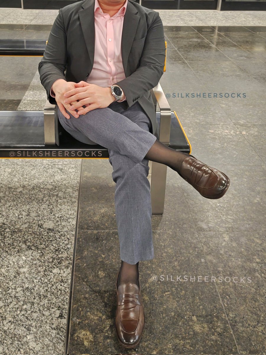 silksheersocks's tweet photo. Slate #silksheersocks #sheersocksmen #sheersocks #japanesesheersocks #silkysmoothsocks #mensheer #mensheersocks #blacksheersocks #oaimoresocks #marksandspencer https://t.co/8UpmVM6s5c