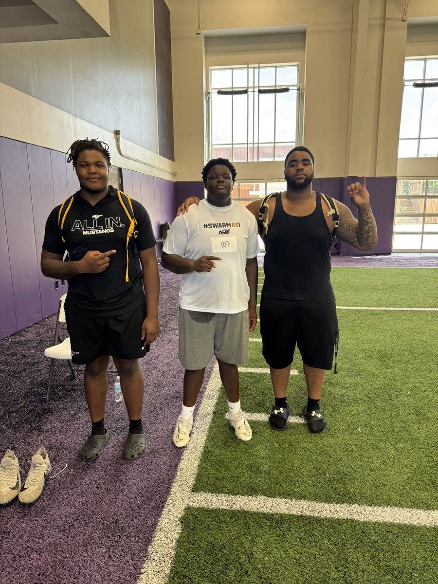Kayden Adams (@adams_kayd3n) on Twitter photo While getting some work in with <a href="/Dynasty_Oline/">Dynasty O-line</a> I got to meet and chop it up with <a href="/ChaunceyGooden/">Chauncey Gooden #5️⃣5️⃣</a> and <a href="/AmirLjc/">Amir Leonard-Jean Charles 🇭🇹🇺🇸</a>. Thanks to you both for the insight and encouragement. While getting some work in with <a href="/Dynasty_Oline/">Dynasty O-line</a> I got to meet and chop it up with <a href="/ChaunceyGooden/">Chauncey Gooden #5️⃣5️⃣</a> and <a href="/AmirLjc/">Amir Leonard-Jean Charles 🇭🇹🇺🇸</a>. Thanks to you both for the insight and encouragement.