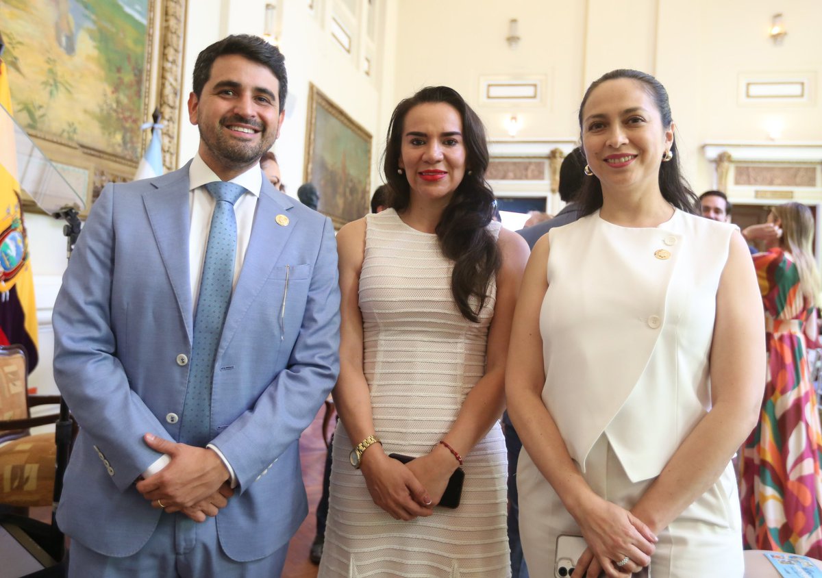 Ministerio del Deporte 🇪🇨 (@deporteec) on Twitter photo Acompañamos al presidente @danielnoboaok en la Sesión Solemne por los 490 años de fundación de la ciudad de Guayaquil.
Junto al gabinete, la Vicepresidencia y la Gobernación del Guayas, conmemoramos la historia, el arte y la tradición de la Perla del Pacífico.
#ElNuevoEcuador Acompañamos al presidente @danielnoboaok en la Sesión Solemne por los 490 años de fundación de la ciudad de Guayaquil.
Junto al gabinete, la Vicepresidencia y la Gobernación del Guayas, conmemoramos la historia, el arte y la tradición de la Perla del Pacífico.
#ElNuevoEcuador
