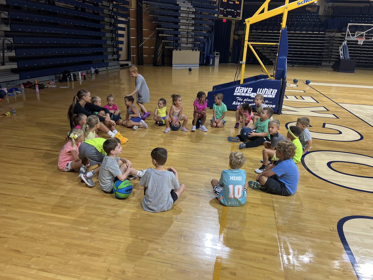 ToledoWBB's tweet image. Everyone was a winner at Little Dribblers Camp this week! 🙌 🏀
#TeamToledo