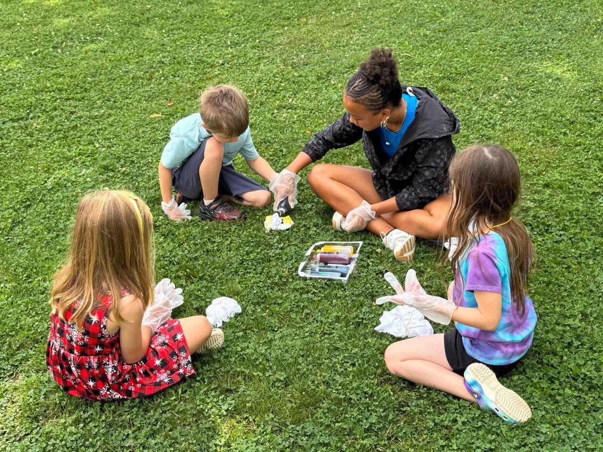 MCCoyCountyExec's tweet image. It was a colorful week at Albany County Parks & Recreations Art Camp in Ravena! Our young artists got creative with bead bracelets & necklaces, sketched some awesome drawings, and wrapped up one of the days with tie-dying shirts! So much fun packed into one week, and we are so…