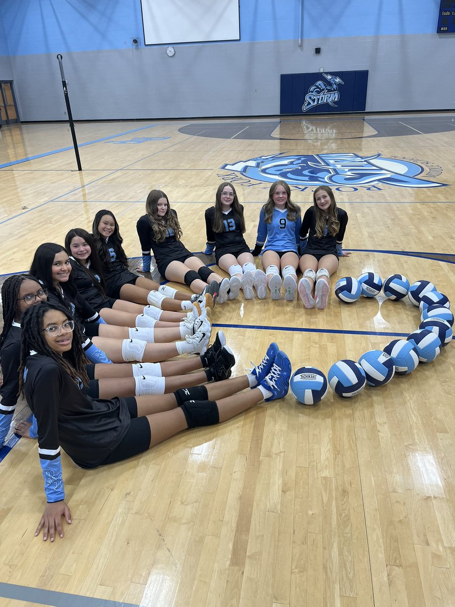RFM_Volleyball's tweet photo. These 8th graders are ready! First game in T-minus 17 days! @RockyForkMS https://t.co/qfPA4gfsg0