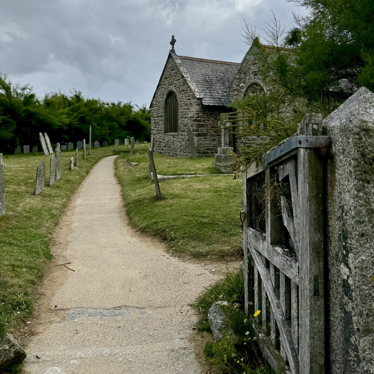 sarahmcquaid's tweet photo. Here at long last are photos from our visit on Monday to #Gunwalloe #ChurchCove #Cornwall #Kernow — also see video below: -> https://t.co/PMkmN4b9mr