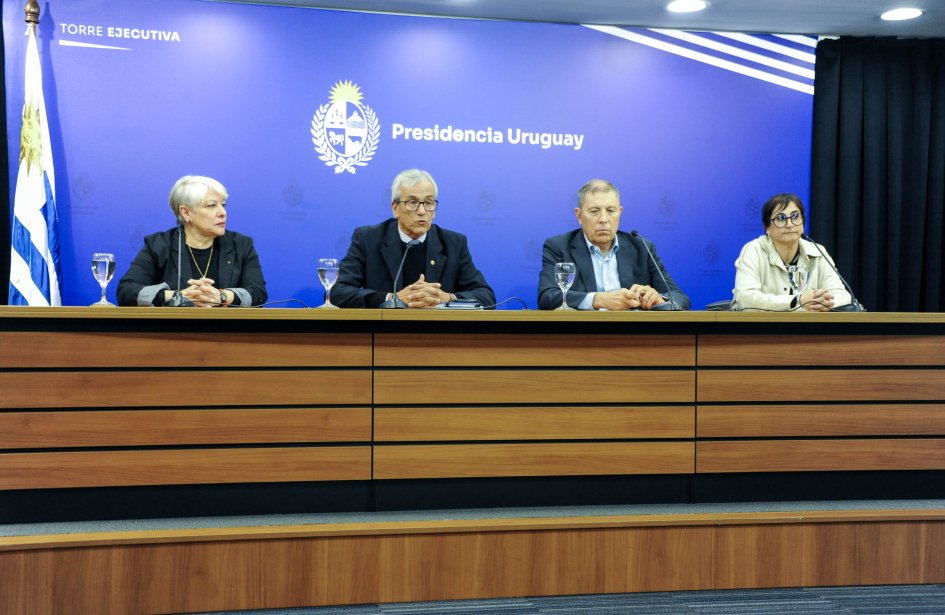 MTSSuy's tweet image. El Gobierno anunció la suba de 2% en julio de 2025, que se complementará con un adicional de 1% en julio de 2026, para beneficiarios de BPS, cajas militar y policial. La erogación total representa 52 millones de dólares.
gub.uy/ministerio-tra…