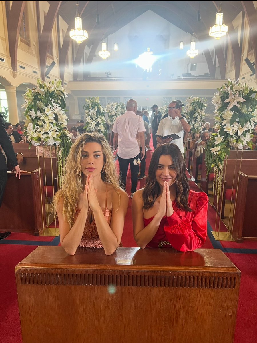 Bueno… el ángel y el demonio 😂🤭 #velvetelnuevoimperio