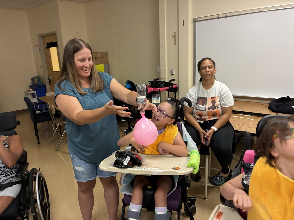 Longviewlion's tweet image. Fun Friday for ESY had hands on science. We created
Diet Coke and mentos geysers and baking soda vinegar balloons! Thanks to the Starr kids for helping! @A_Leizear @MCPS