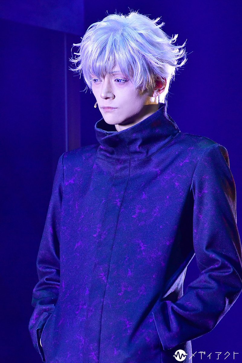 fushiqruo's tweet image. 🚨First look at GOJO SATORU on the set of ‘THE DEVIL WEARS PRADA 2’