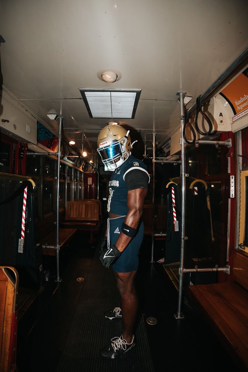 Keman_21's tweet image. Senior szn Ready!!🔥
@HolyCrossFB @scott_wattigny @samspiegs @ABXSpeedschool @On3sports
