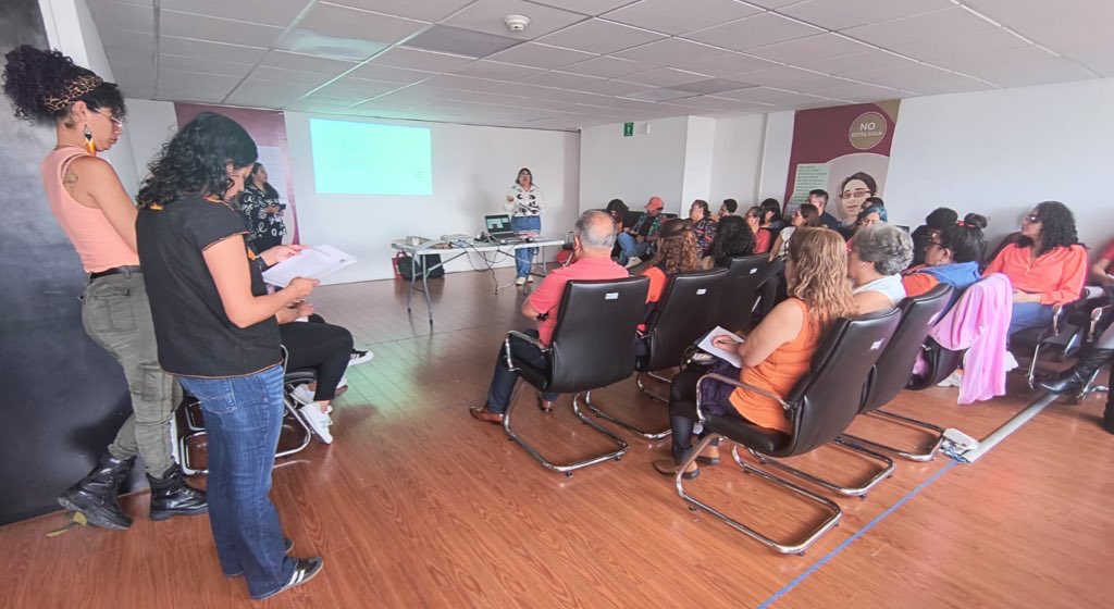 En el #DíaNaranja realizamos el taller “La Ciudad que queremos", en el que abordamos el reconocimiento y la incorporación de la perspectiva de género y el enfoque de cuidados en el desarrollo urbano. 

Buscamos transitar a ciudades más justas e inclusivas. 
🟠🟠🟠