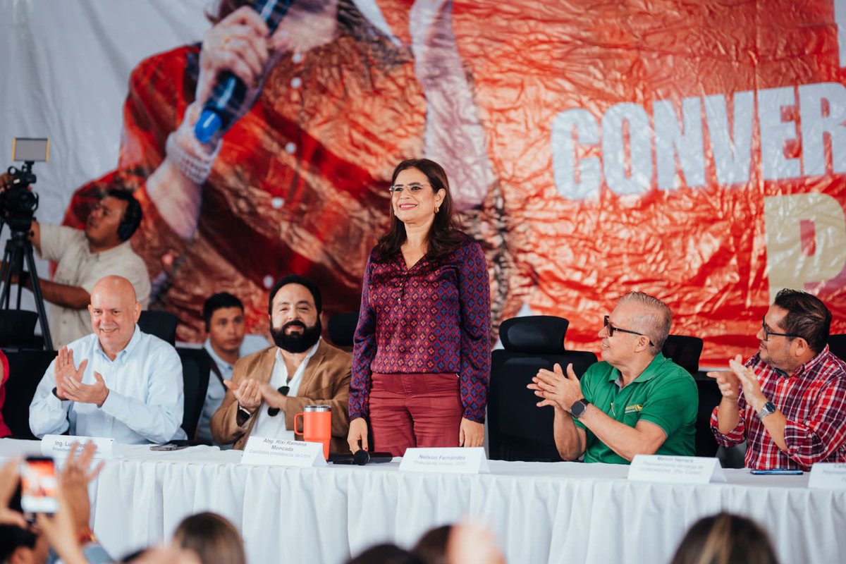 RedondoDiputado's tweet photo. Este viernes en San Pedro Sula, en el conversatorio con representantes del sector transporte urbano, interurbano y de carga pesada, junto a nuestra próxima Presidenta de la República, @RixiPresidenta y al próximo alcalde de la ciudad industrial #PadillaAlcalde.

Conocimos las necesidades del rubro y abordamos las propuestas para un sistema de transporte eficiente y digno para los usuarios y transportistas 🤝🚕🚌🚛
