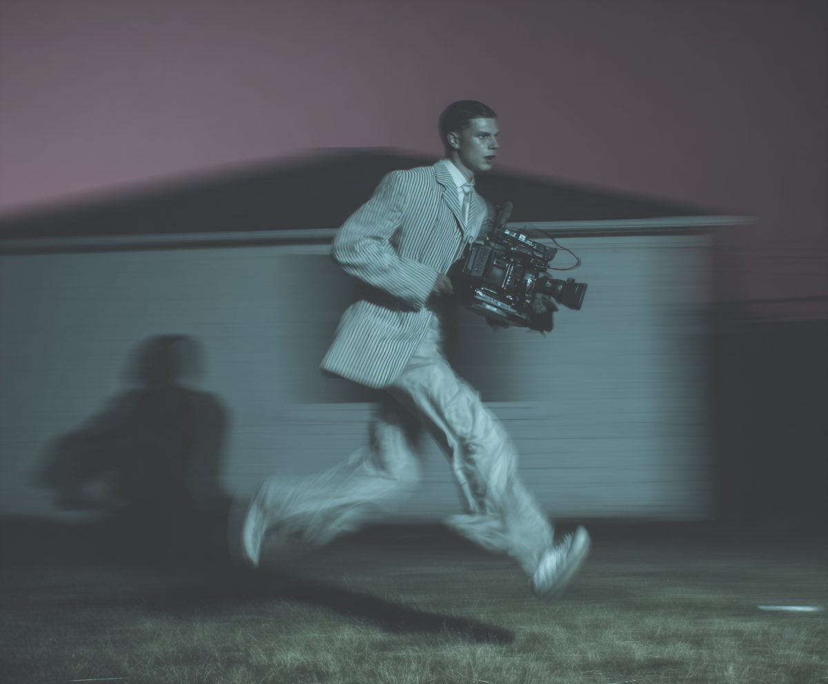 lajevardistudio's tweet image. Paparazzi going crazy!