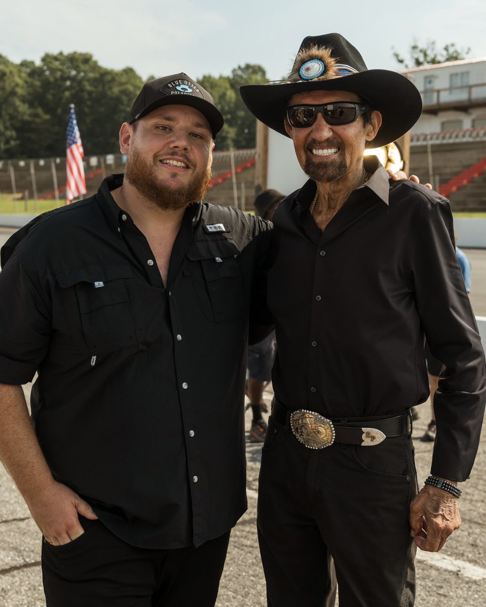 therichardpetty's tweet image. BACK IN THE SADDLE, music video out now!
A little behind-the-scenes from an unforgettable day when music and motorsports collided.