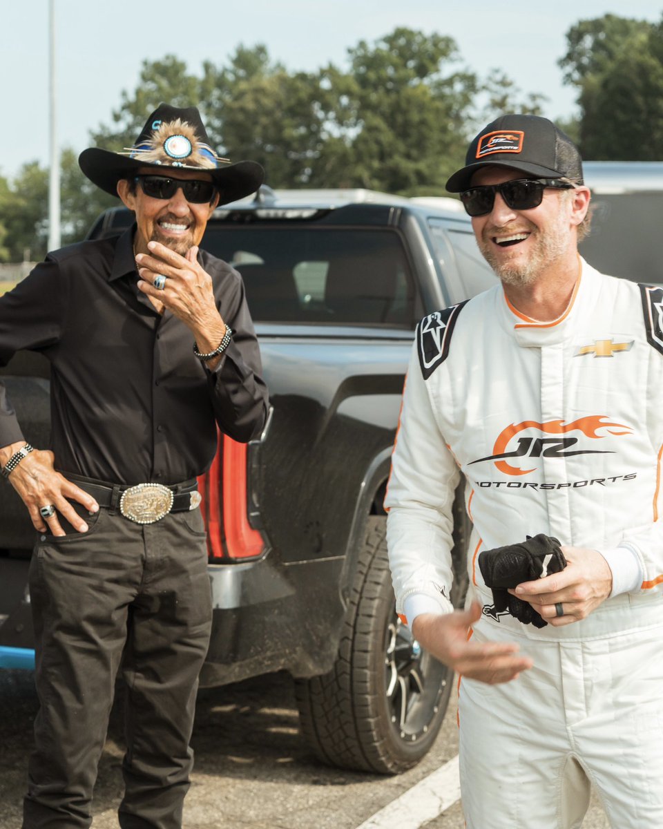 therichardpetty's tweet image. BACK IN THE SADDLE, music video out now!
A little behind-the-scenes from an unforgettable day when music and motorsports collided.