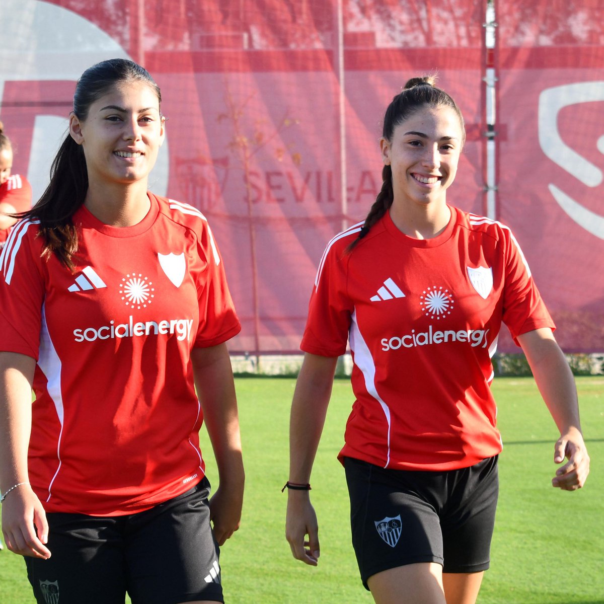 SevillaFC_Fem's tweet image. 😁 Caras de semana terminada y finde libre ☑️
#SevillaFCFem #LigaFMoeve #WeareSevilla