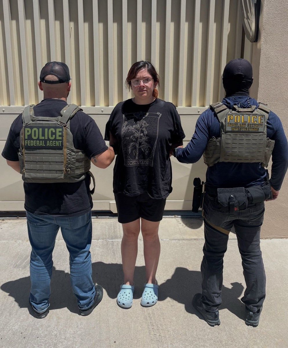 BREAKING:

The female medical worker who ATTACKED federal agents who were trying to arrest an illegal who ran inside their clinic, DANIELLE NADINE DAVILA, was just ARRESTED by Homeland Security. 

She is looking at EIGHT YEARS. 

She should have minded her own business.
