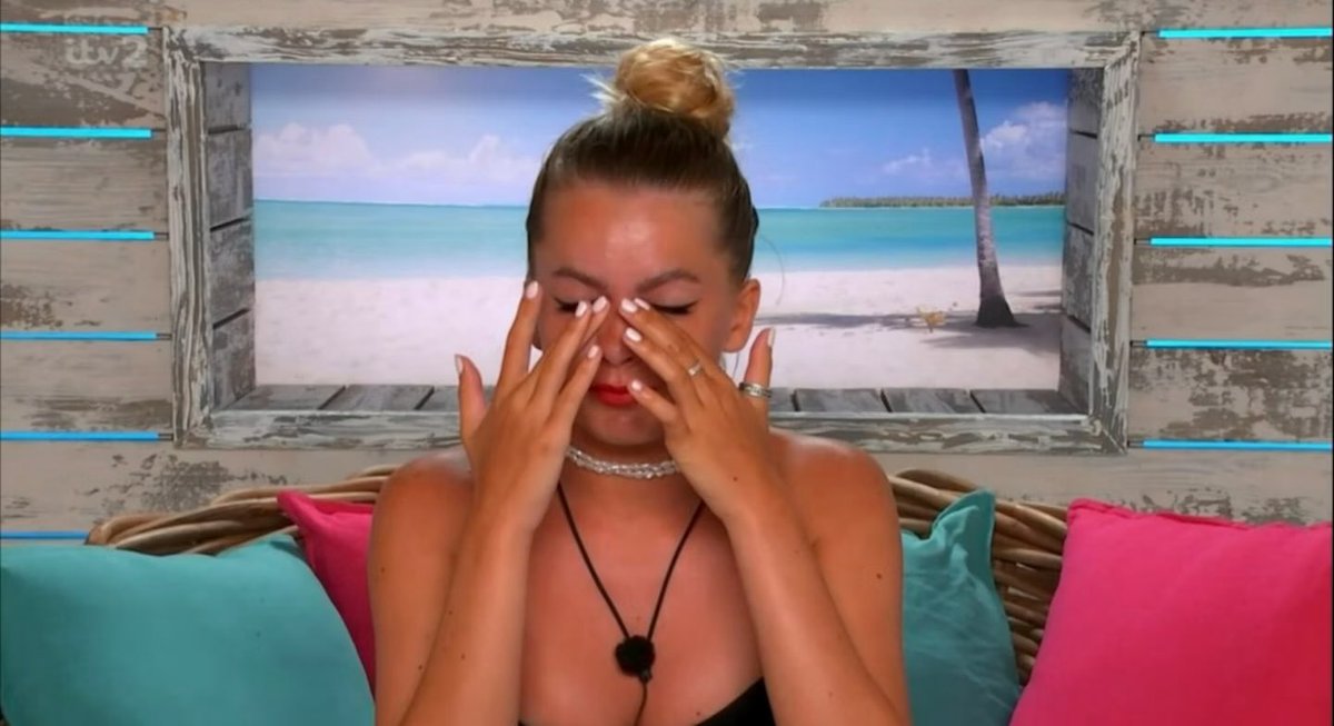 mytypeonpaper's tweet image. No matter your opinion of Helena, she doesn’t deserve this.. 😫 #loveisland