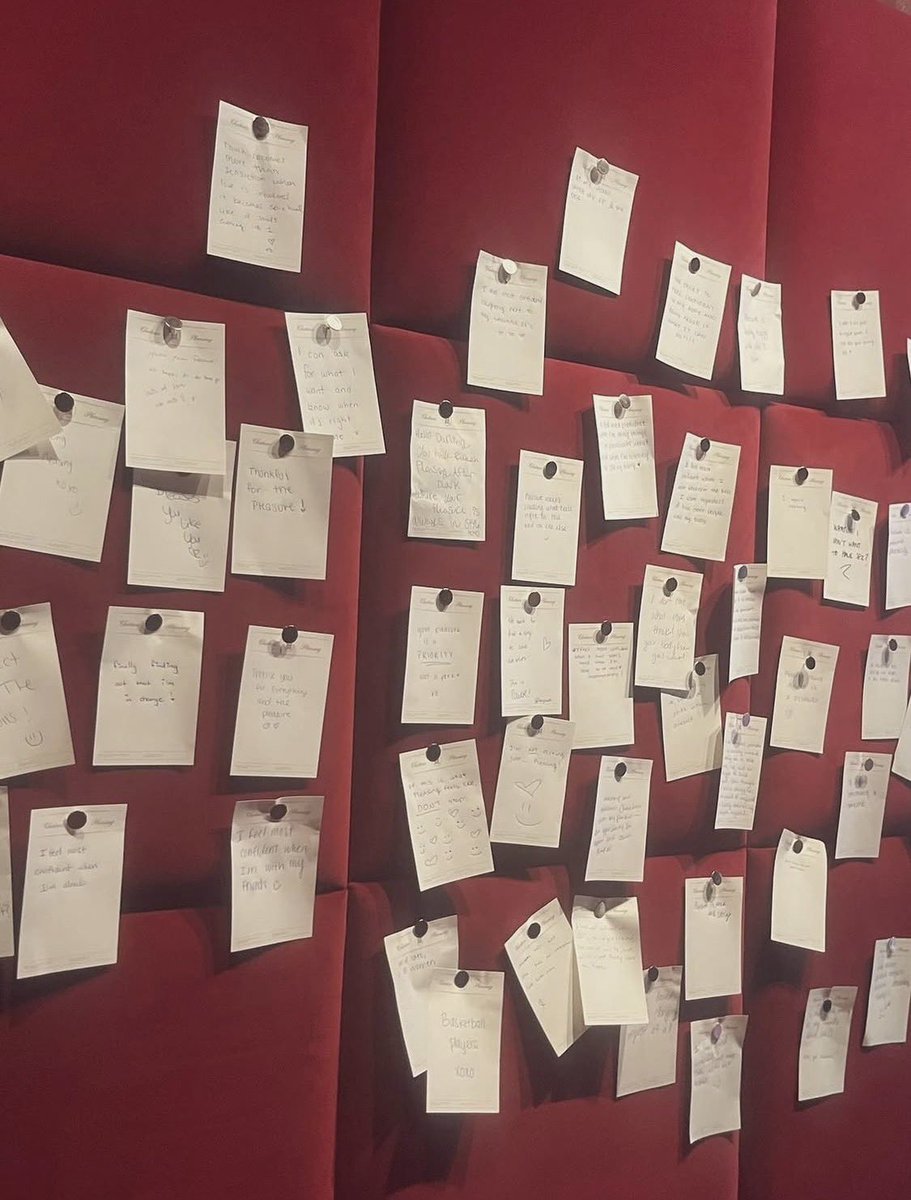 Harry_StylesUp's tweet image. All the post-its that were attached to a wall during the Pleasing Pleasure Shop. #HarryStyles