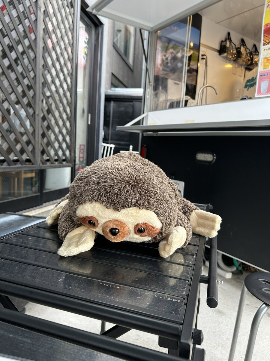 本日【RollSloth】はお休みです👨‍🍳

猛暑の日が続きますね💦

下北沢にお越しの際は昼夜問わず、
熱中症対策が必須です！🥤

体に気をつけて、下北沢散策を楽しんでね🦥

#ナマケモノ #RollSloth #ロールスロース #下北 #下北沢 #下北グルメ #下北ごはん #下北沢カレー