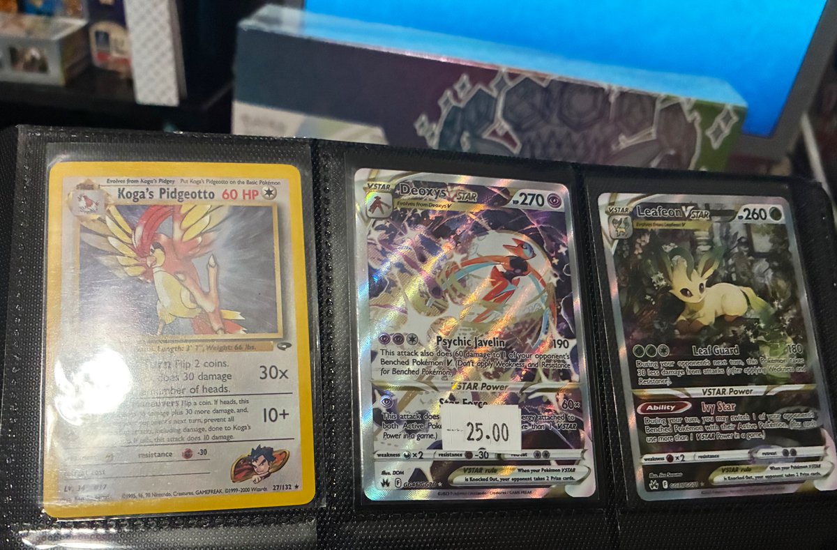 AlexBuell4's tweet image. Day 1 @classicgamefest and got some cards! Can’t wait to open!