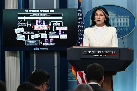 Gabrill_Michael's tweet image. "Gabbard’s Attacks on Obama Put the Attorney General in a Tough Spot" by Glenn Thrush and Julian E. Barnes #NYT #NewYorkTimes ift.tt/dVqWAGK
