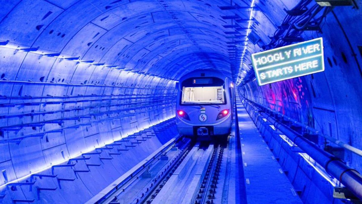 KolkataIndex's tweet image. Extremely frustrating that, despite the East-West Metro (Green Line) being FULLY COMPLETE, the Sealdah-Esplanade stretch is yet to be inaugurated!
The city is ready and excited for this infrasture. Please inaugurate it soon, @metrorailwaykol, @PMOIndia. 🙏