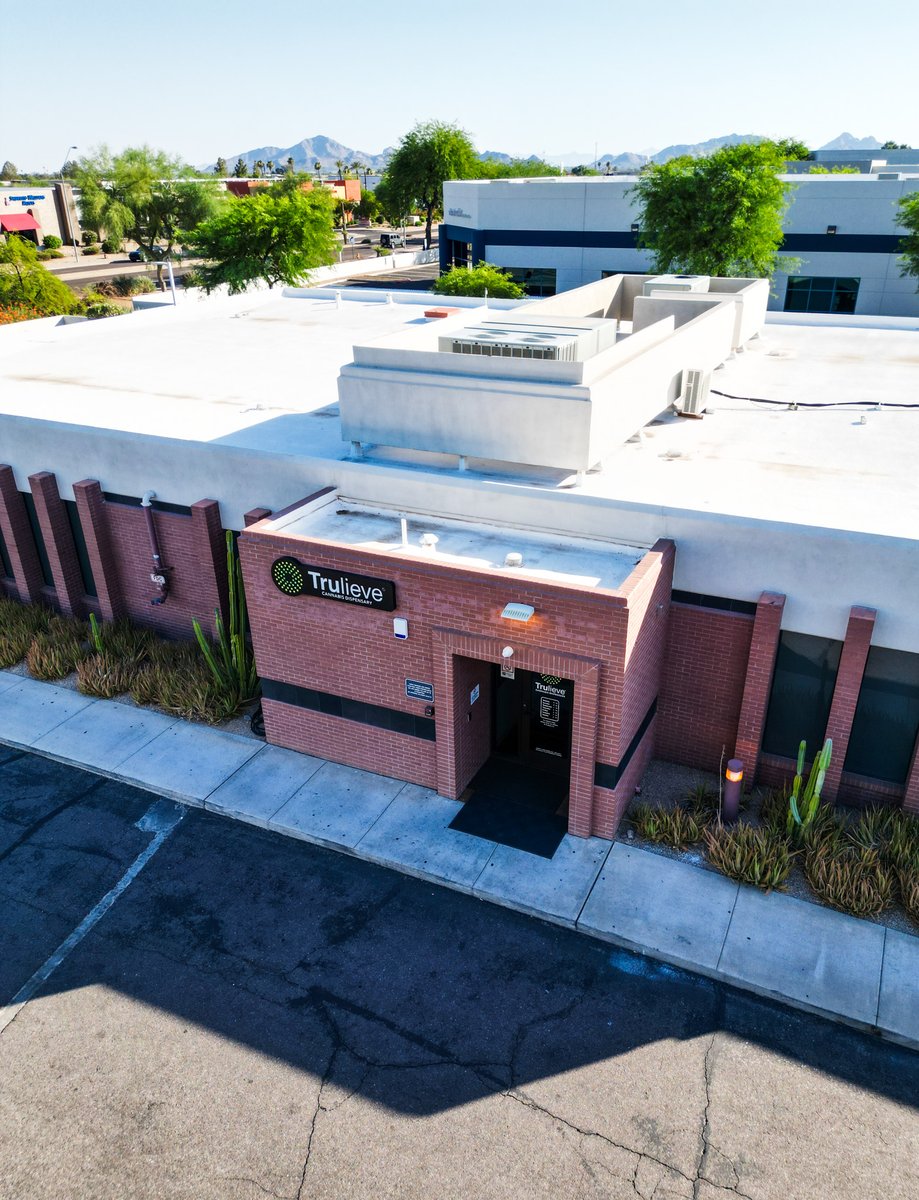 trulieve_az's tweet image. 📍🔥 Shoutout to our Trulieve Scottsdale Hayden team! 🏜️✨😎