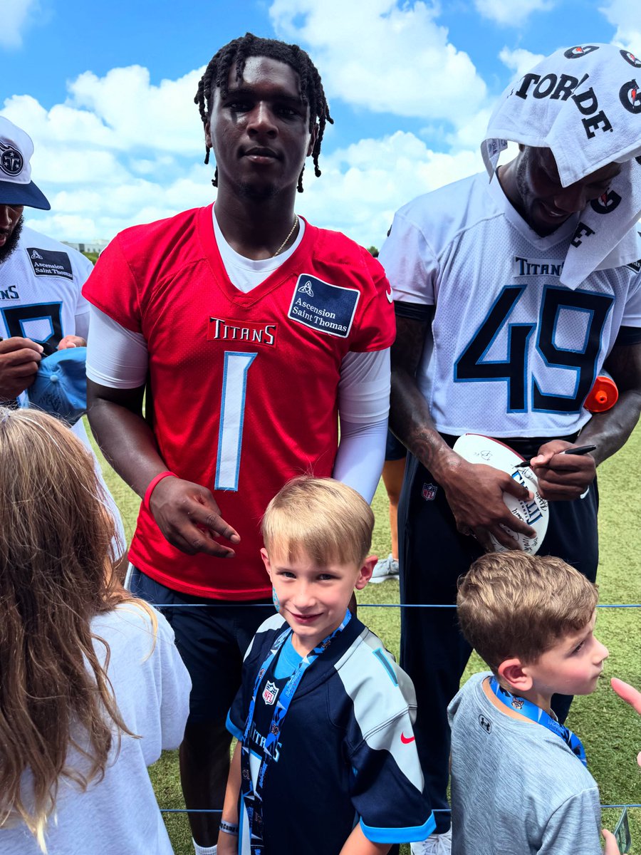 JoshCurd's tweet photo. Cameron’s first @titans training camp was a success. @MasonKinsey87 @ChigTweets https://t.co/BBlL6KDhx5