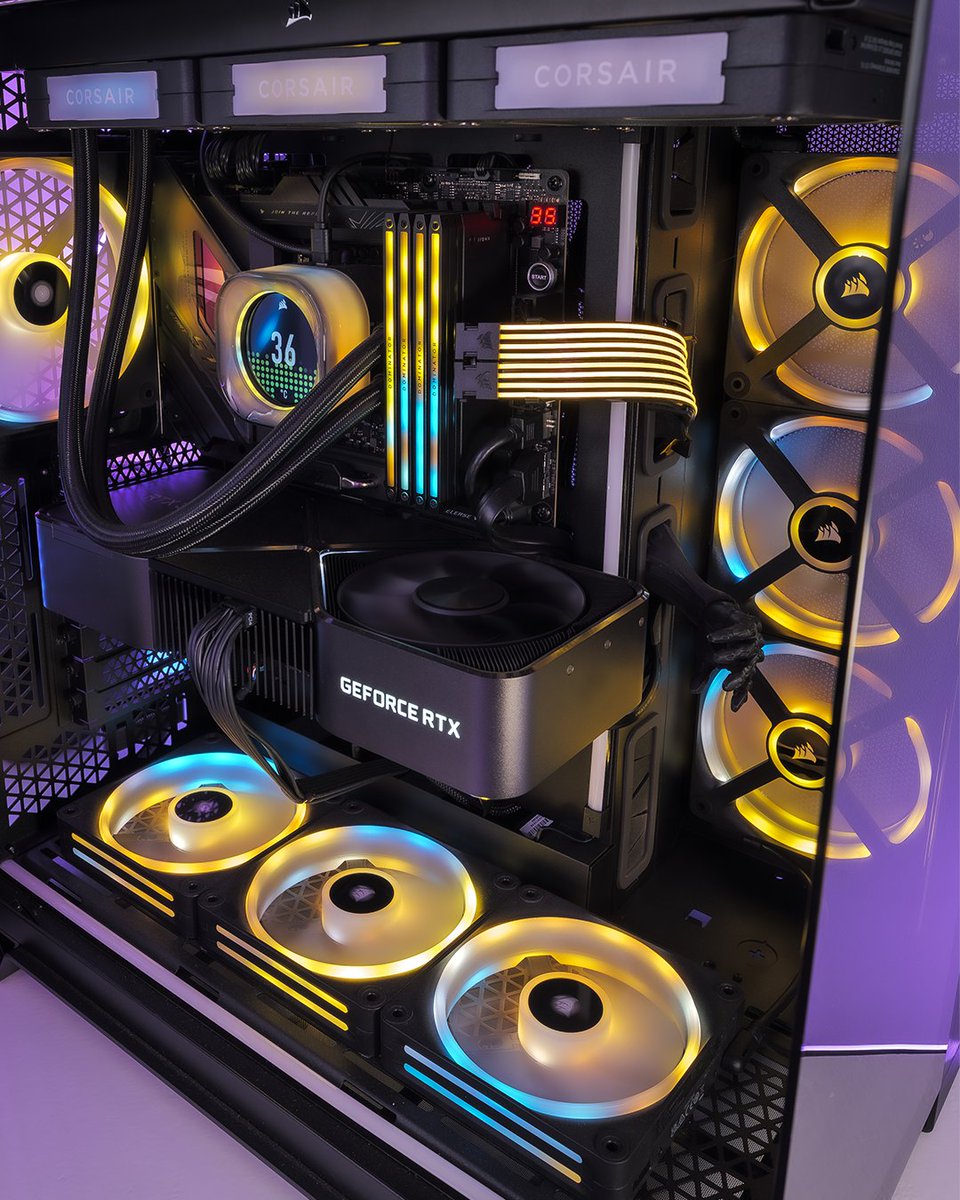 CORSAIR's tweet image. Built thick where it counts 😏

[ 🌀 RX MAX RGB ]