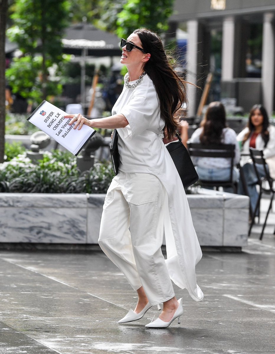 RaiderPosts's tweet image. Me running to NFL headquarters to submit
my 2025 season script before the deadline.