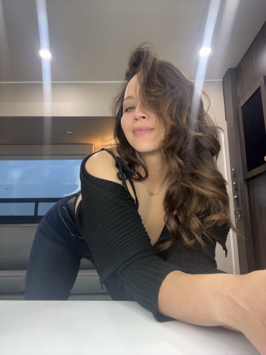 chenford_s's tweet image. HELLLOOOOOOO...๐
THIS LUCY LOOK GIVES APRIL FOOLS VIBES๐ซ
MEANING CHENFORD 1ST N*KED TIME POST MOVE-IN IS HAPPENINGGGG..๐๐ฅ