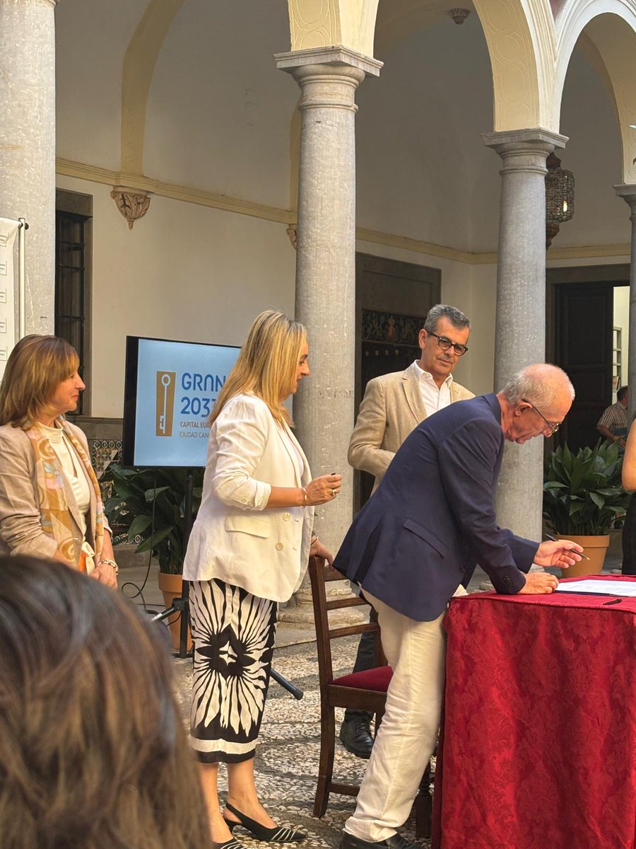 El día 24 de Julio por la mañana AccuGranada dio su apoyo a través de nuestro Presidente a la candidatura de Granada para la capitalidad Europea 2031. El acto tuvo lugar en el patio del ayuntamiento de Granada
