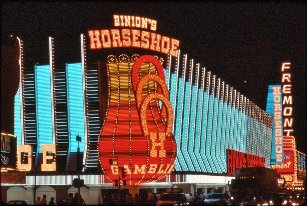 luusssso's tweet image. Could look at photographs of vintage Las Vegas forever
