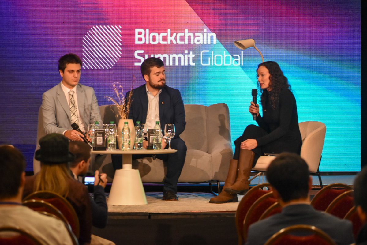 TheBSGlobal's tweet image. 🔗 Introducción al ecosistema de Cardano
Un recorrido por los avances y las oportunidades que ofrece una de las blockchains más robustas del ecosistema.
📣 En el panel:
• Lucas Macchiavelli Macciavelli
• Mauro Agustín Andreoli Andreoli
🎤Moderado por Lana Risso
