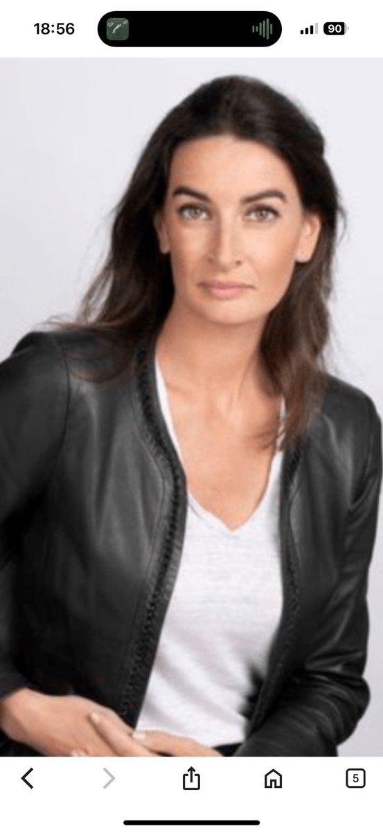 Les Smiths <a href="/thesmithsturko/">the smiths turko</a> ils ont tué Agnès Verdier-Molinié ?! Ben constat troublant quand même, à y bien regarder non ? 🤨
Bon je sais c’est anachronique mais ça m’a fait rire 🤭 
Et ça fait des années que je voulais la faire. Done ✅💪 !