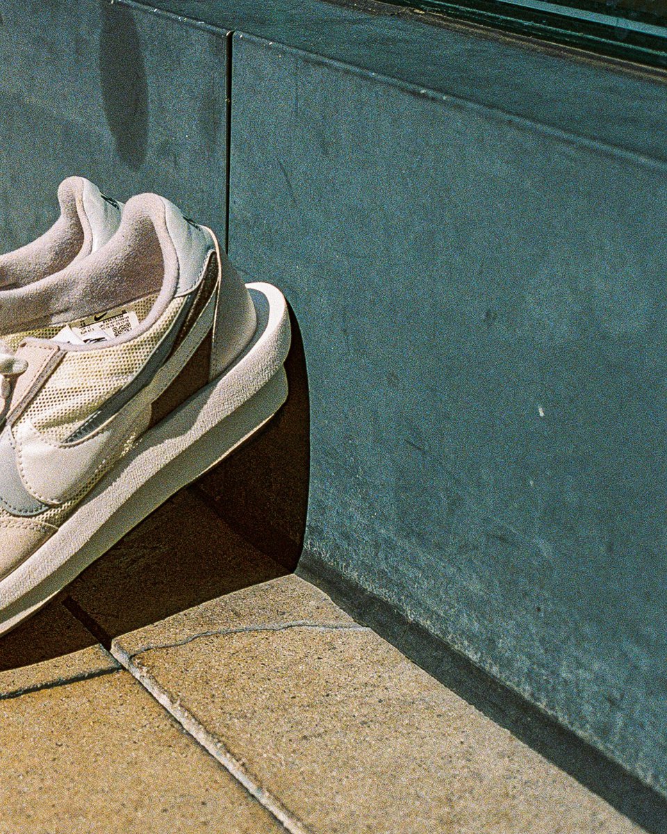 heem_lens's tweet photo. summit white nike x sacai LDWaffle (2019)👟 https://t.co/PjxrZHtJtM