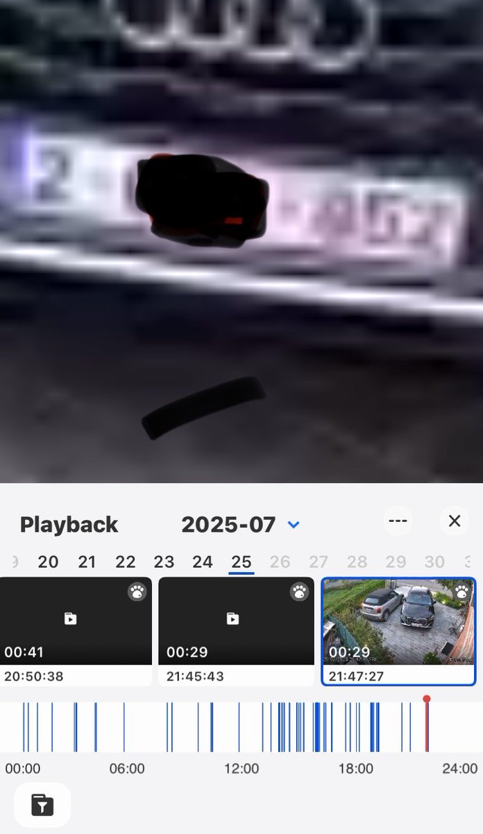 Colinemlf's tweet photo. @ReolinkTech Je ne comprends pas pourquoi si je regarde en live la video est de très bonne qualité (1ere photo)... Alors que si je regarde un enregistrement, la video est médiocre (2e photo)... Est ce juste un réglage que j'ai mal fait? https://t.co/7oo6WIAZR1
