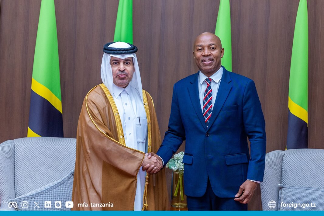 urtupdates's tweet image. DEPUTY FOREIGN MINISTER CHUMI MEETS WITH QATAR'S AMBASSADOR IN TANZANIA
Deputy Minister for Foreign Affairs and East African Cooperation, Hon. Cosato Chumi (MP), met with the Ambassador of the State of Qatar, Hon. FahadRashid Al Marekhi, at the Ministry's offices in Dar es…