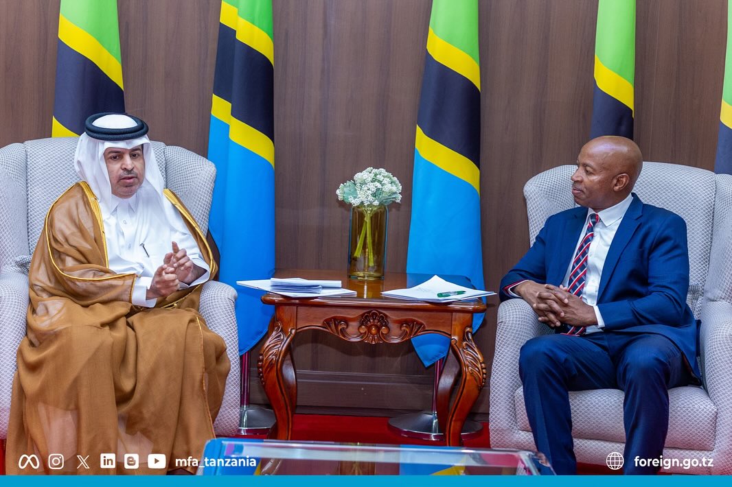 urtupdates's tweet image. DEPUTY FOREIGN MINISTER CHUMI MEETS WITH QATAR'S AMBASSADOR IN TANZANIA
Deputy Minister for Foreign Affairs and East African Cooperation, Hon. Cosato Chumi (MP), met with the Ambassador of the State of Qatar, Hon. FahadRashid Al Marekhi, at the Ministry's offices in Dar es…