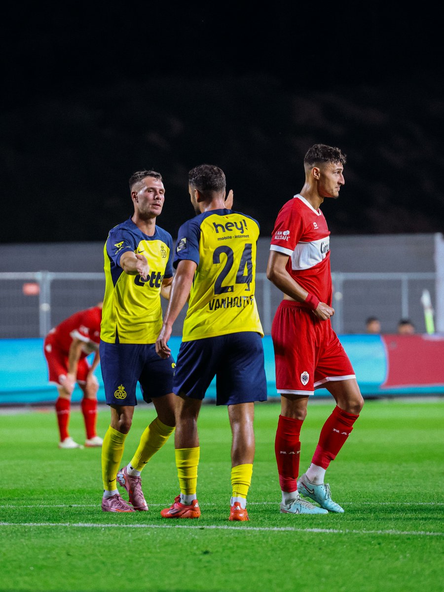 UnionStGilloise's tweet image. Raul’s first in yellow and blue! ⚽️