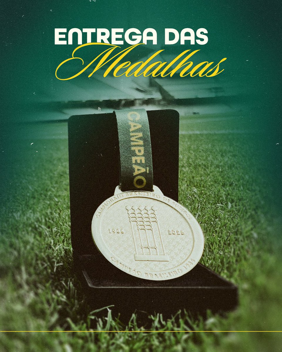Coritiba's tweet image. Domingo, 27 de julho de 2025. Vamos viver um momento 𝐡𝐢𝐬𝐭𝐨́𝐫𝐢𝐜𝐨 no Alto da Glória.
Os 𝑪𝒂𝒎𝒑𝒆𝒐̃𝒆𝒔 de 1985 vão receber a homenagem pelos 40 anos do título Brasileiro.
Chegue cedo! A cerimônia começará às 15h no gramado do Couto Pereira.
#FuiCampeãoPrimeiro 🏆