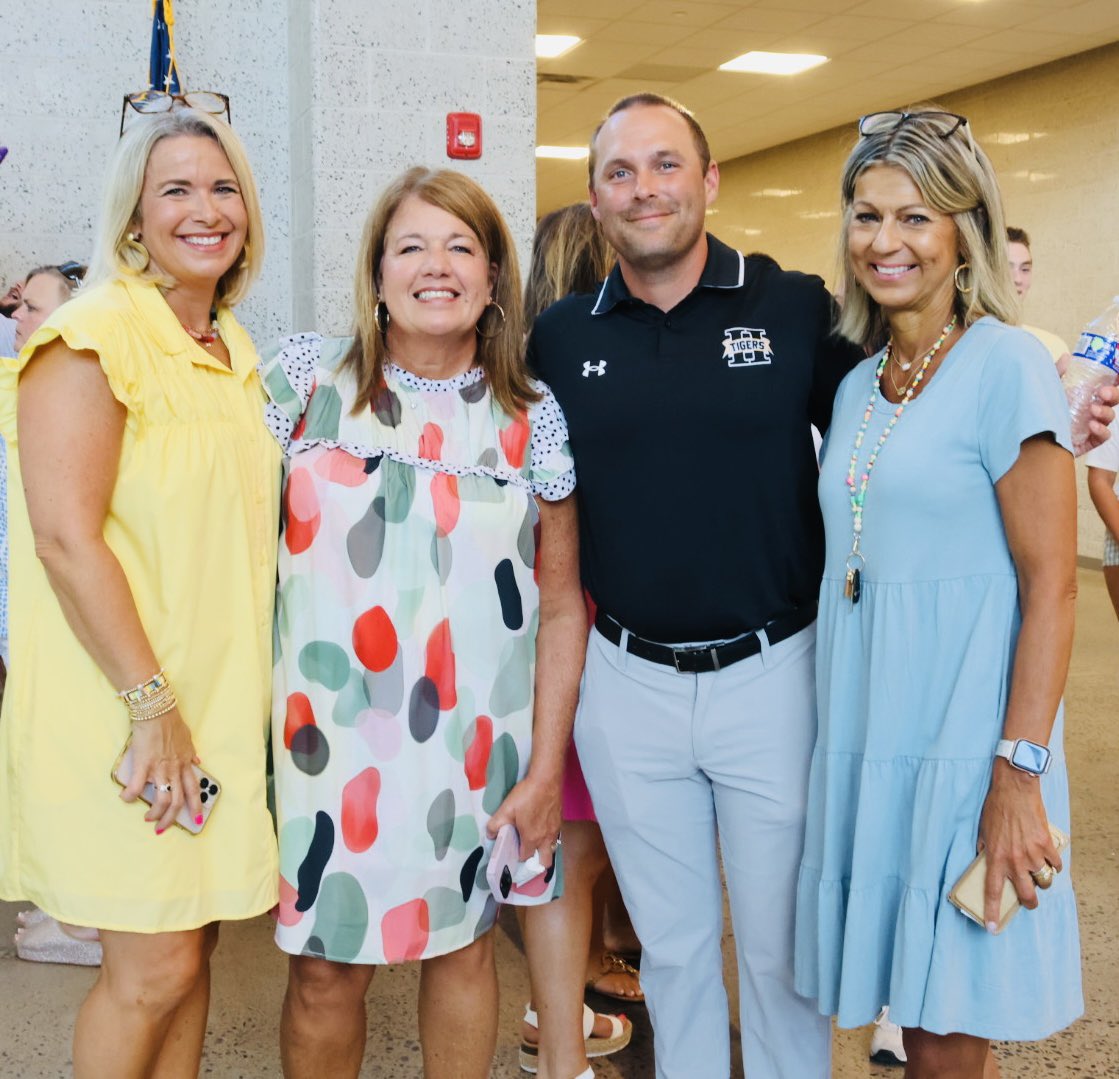 DCSeNews's tweet image. Hernando High School Ribbon Cutting Ceremony #TeamDCS #BeTheStandard