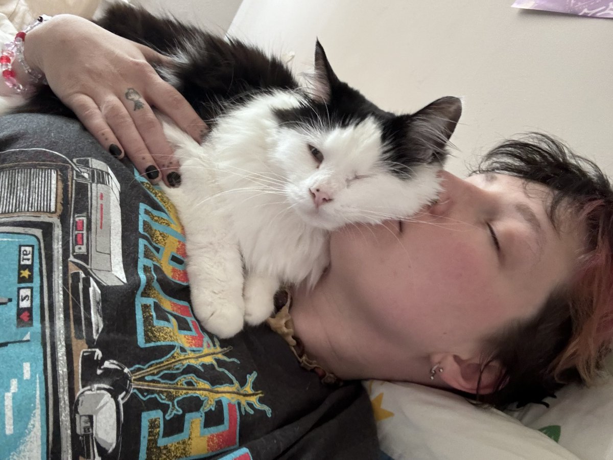 CrustBugs's tweet image. shes obviously an empath